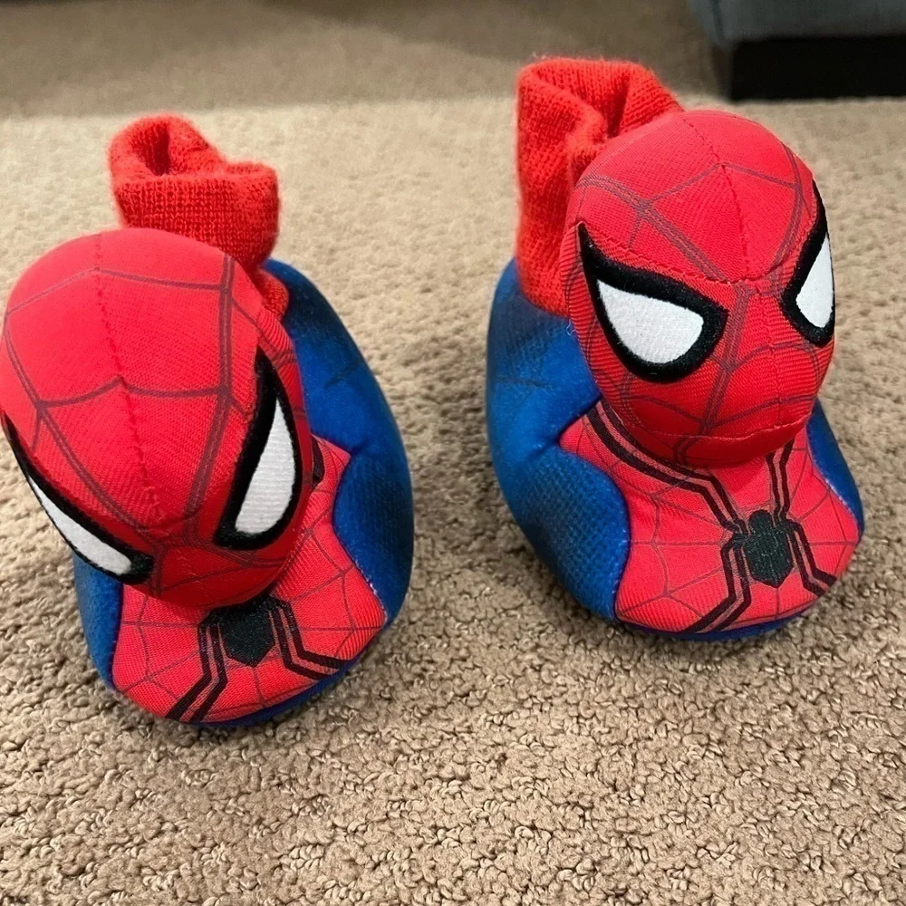 Avenger Marvel Spider-Man Boys Size Small (5/6) Slippers